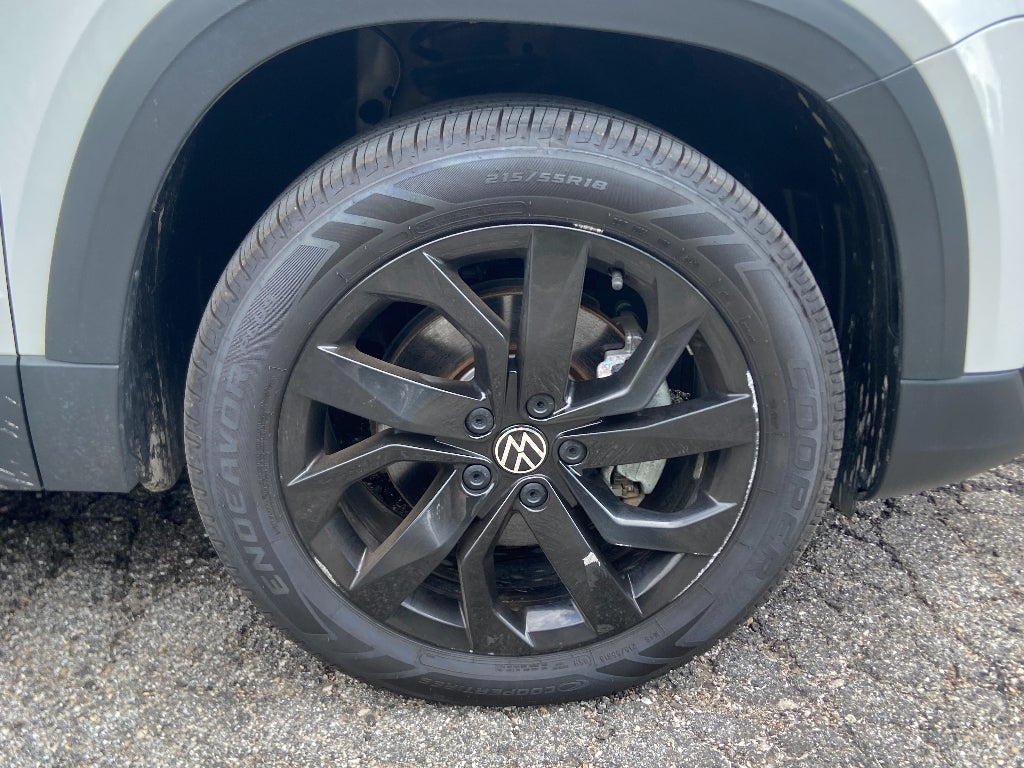 2023 Volkswagen Taos SE