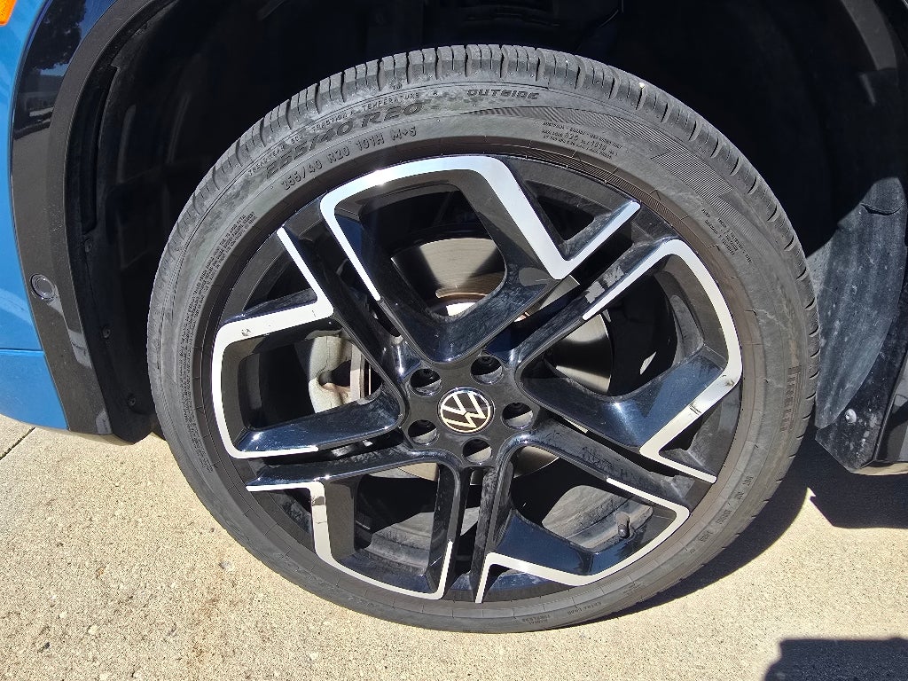 2025 Volkswagen Tiguan SEL R-Line