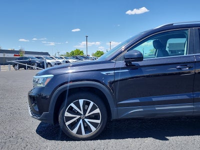 2024 Volkswagen Taos SE