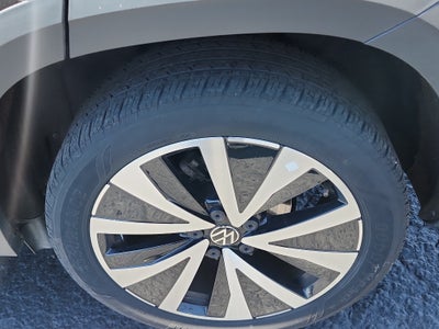 2024 Volkswagen Taos SE