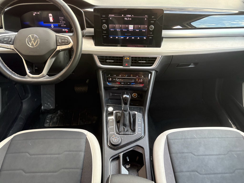 2025 Volkswagen Taos SE