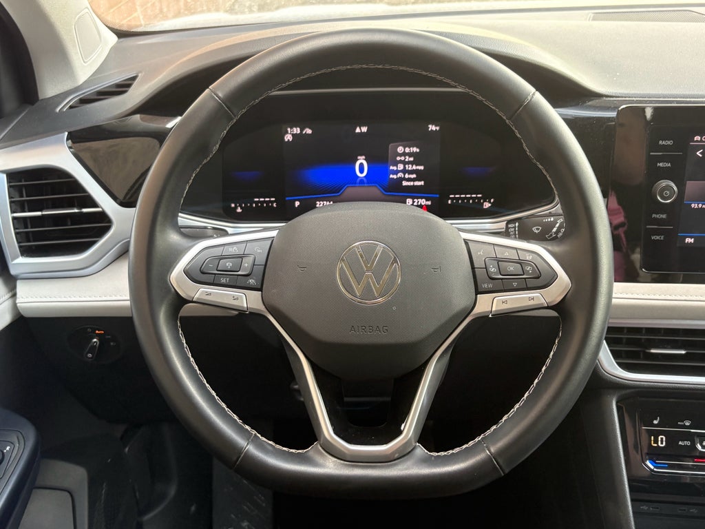 2025 Volkswagen Taos SE