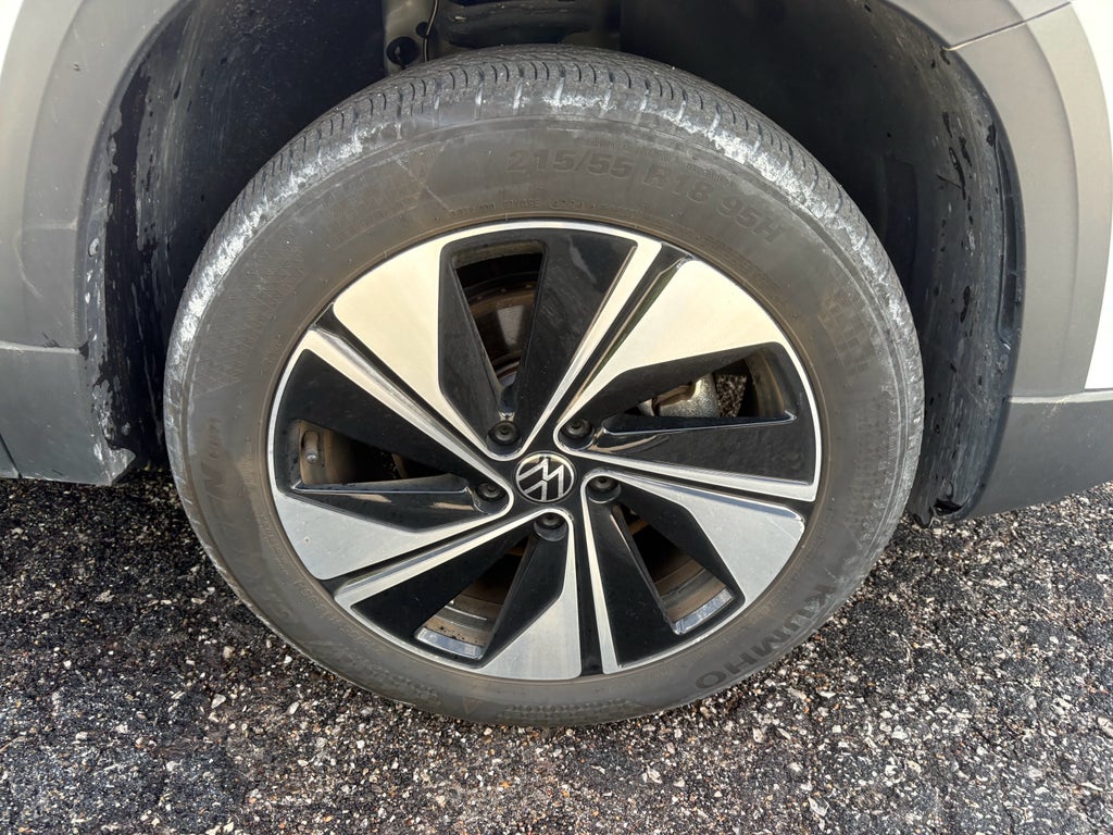 2025 Volkswagen Taos SE