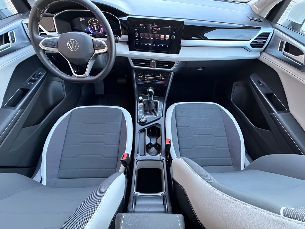 2025 Volkswagen Taos SE