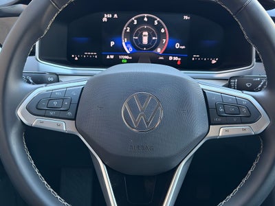 2025 Volkswagen Taos SE