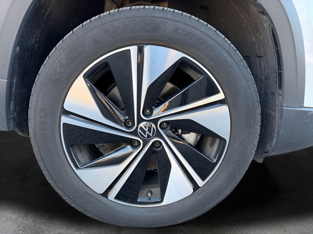 2025 Volkswagen Taos SE