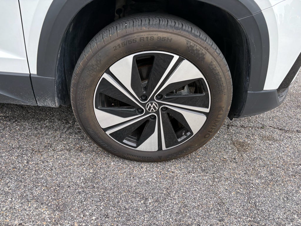 2024 Volkswagen Taos SE