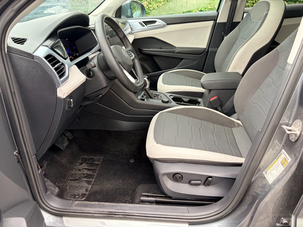 2025 Volkswagen Taos SE