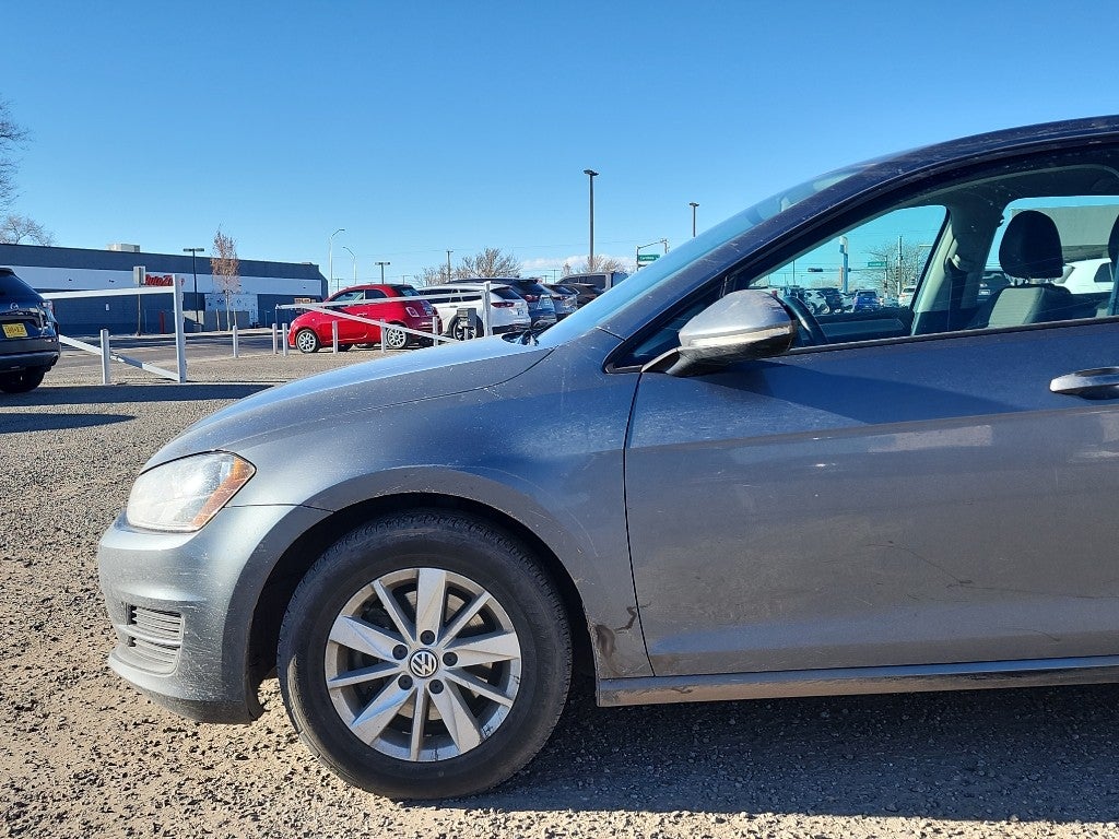 2016 Volkswagen Golf TSI S