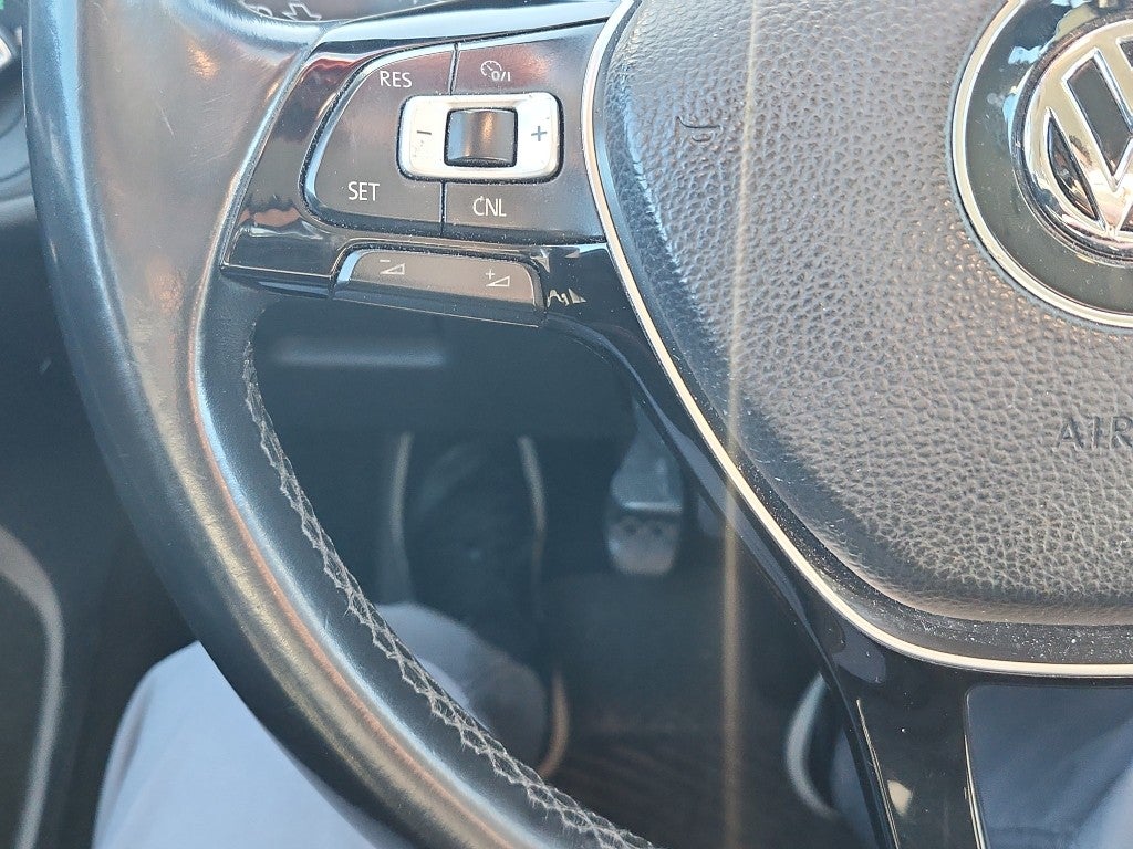 2016 Volkswagen Golf TSI S