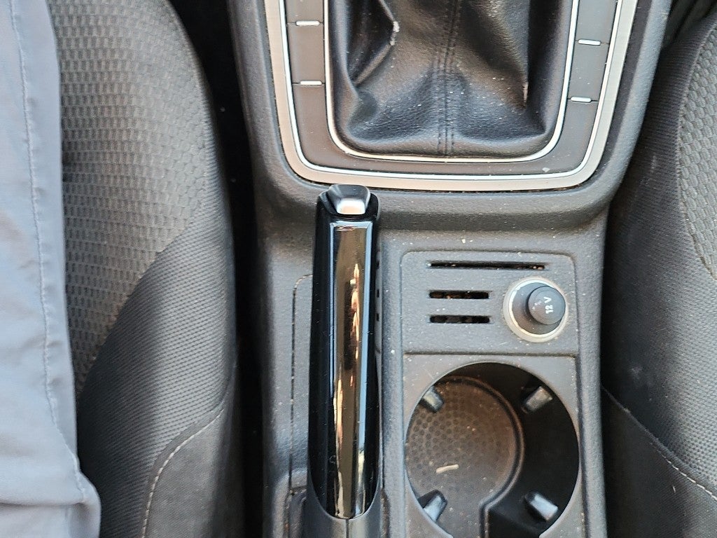 2016 Volkswagen Golf TSI S