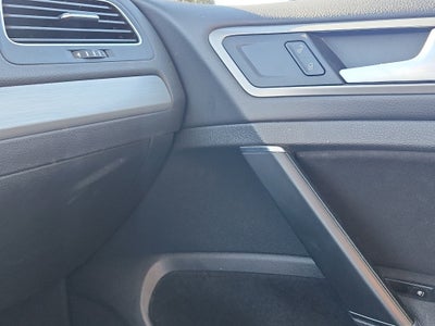 2016 Volkswagen Golf TSI S