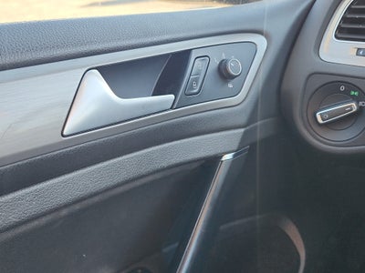 2016 Volkswagen Golf TSI S