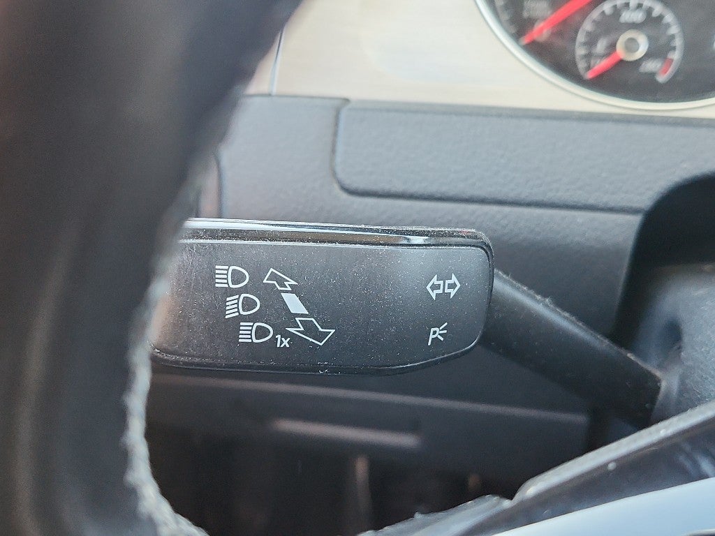 2016 Volkswagen Golf TSI S