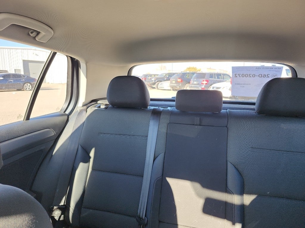 2016 Volkswagen Golf TSI S