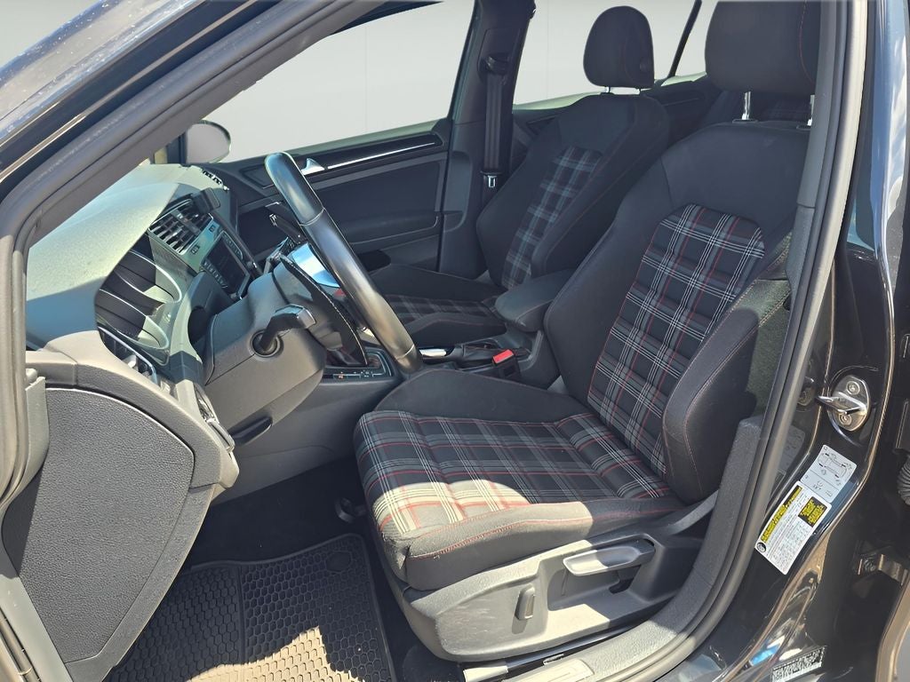 2017 Volkswagen Golf GTI S