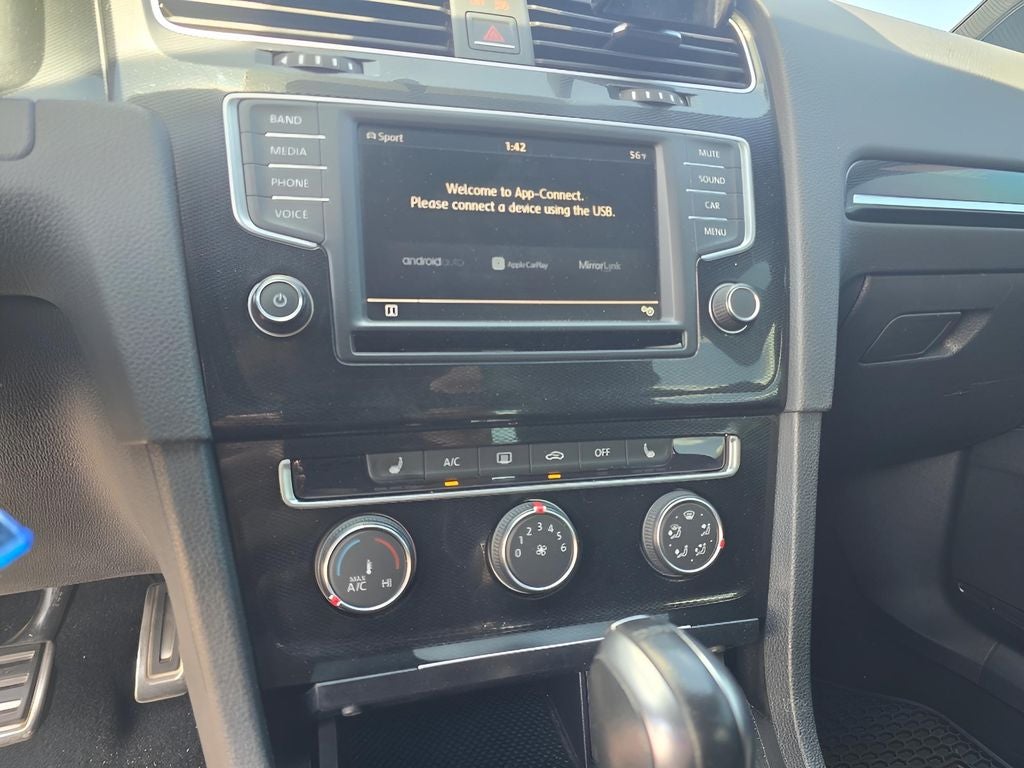 2017 Volkswagen Golf GTI S