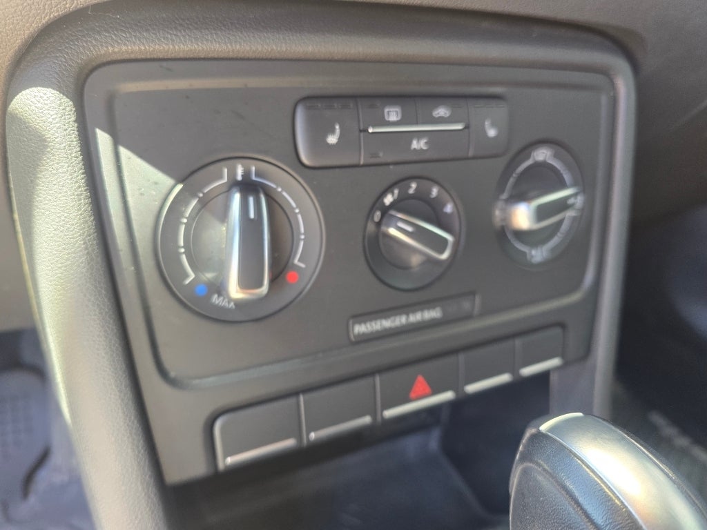 2017 Volkswagen Beetle Convertible 1.8T Classic