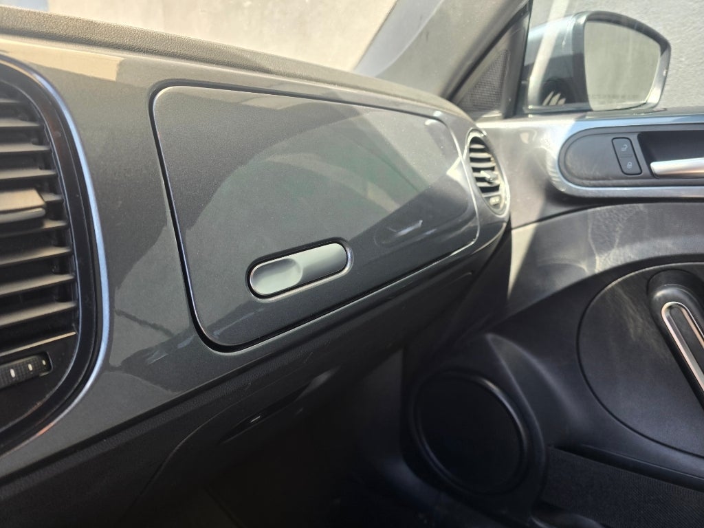 2017 Volkswagen Beetle Convertible 1.8T Classic