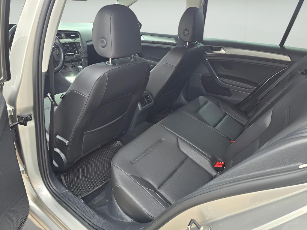 2015 Volkswagen Golf SportWagen TDI S