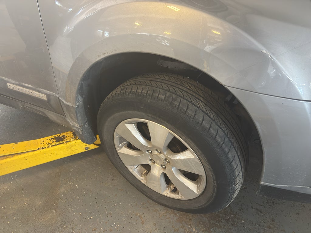 2011 Subaru Outback 3.6R Limited Pwr Moon/Nav