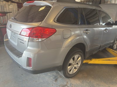 2011 Subaru Outback 3.6R Limited Pwr Moon/Nav