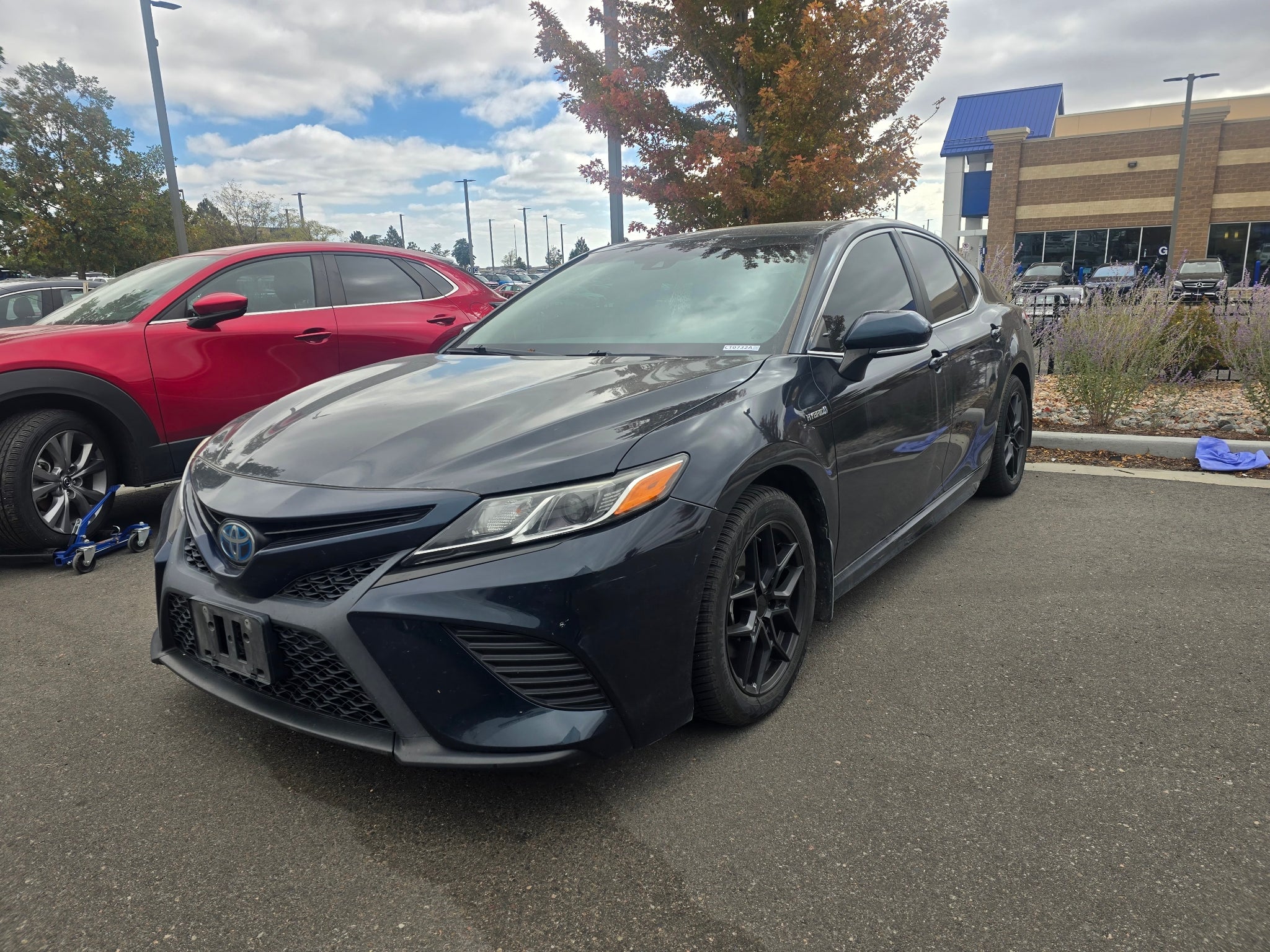 2020 Toyota Camry Hybrid SE