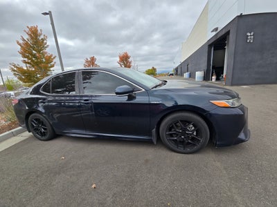 2020 Toyota Camry Hybrid SE