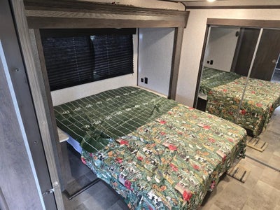 2021 Coleman 3055BS Base