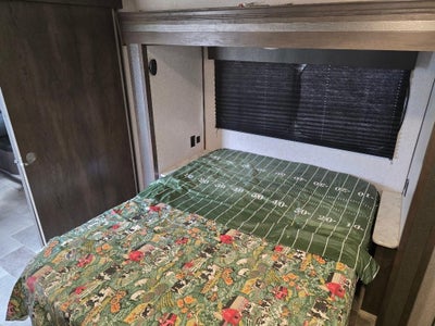 2021 Coleman 3055BS Base