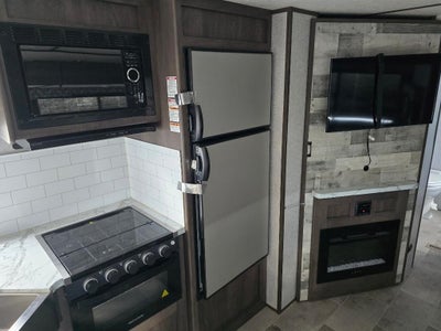 2021 Coleman 3055BS Base