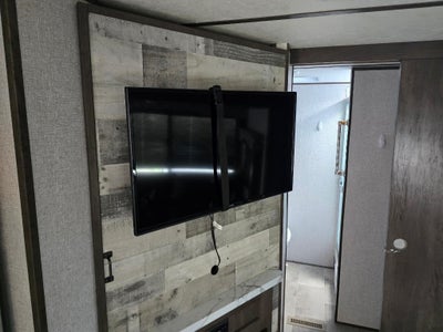 2021 Coleman 3055BS Base