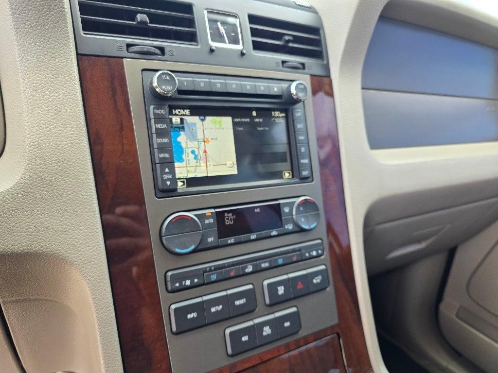 2013 Lincoln Navigator Base