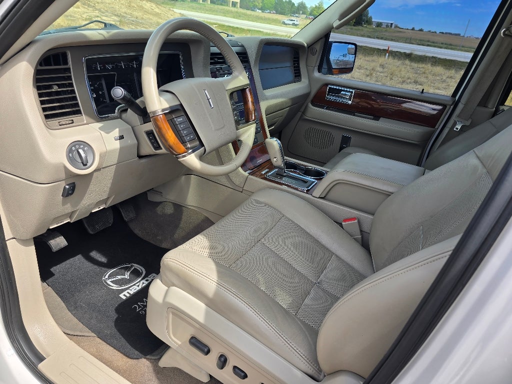 2013 Lincoln Navigator Base
