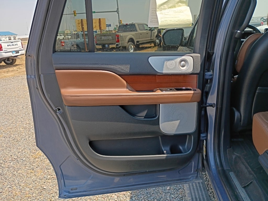 2022 Lincoln Navigator L Reserve