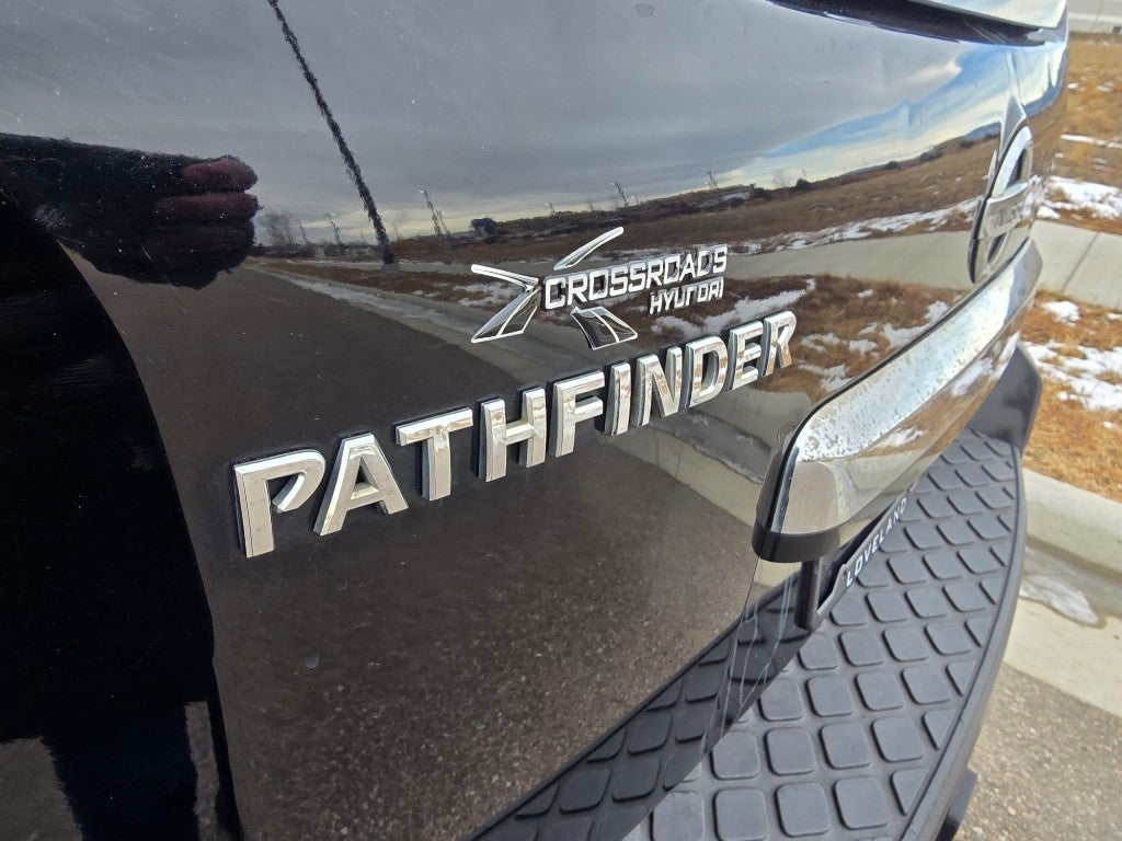 2010 Nissan Pathfinder LE