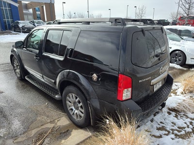 2010 Nissan Pathfinder LE