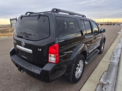 2010 Nissan Pathfinder LE