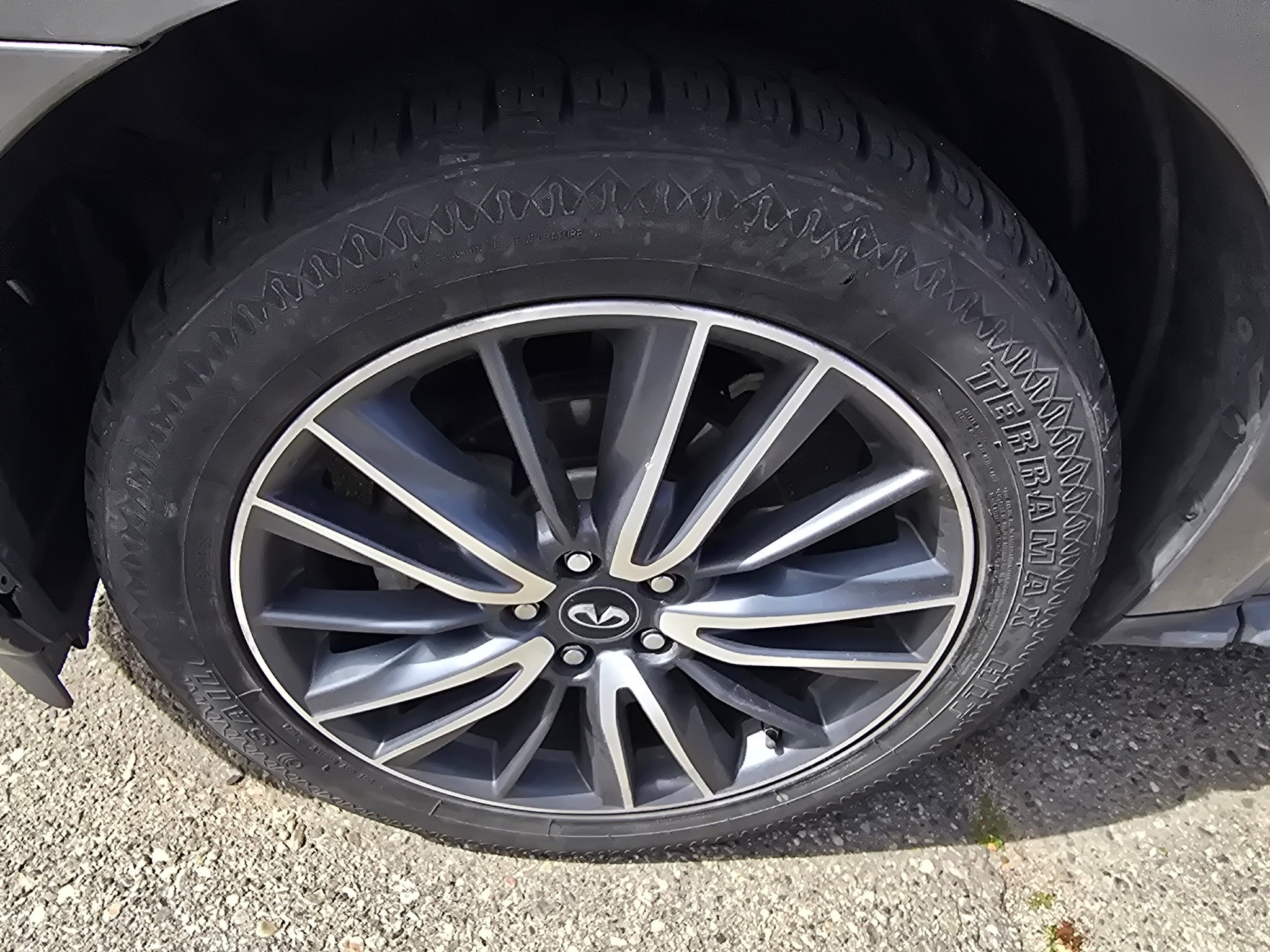 2019 INFINITI QX60 LUXE