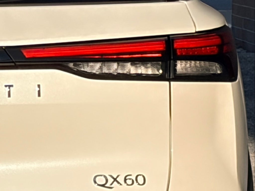 2024 INFINITI QX60 LUXE