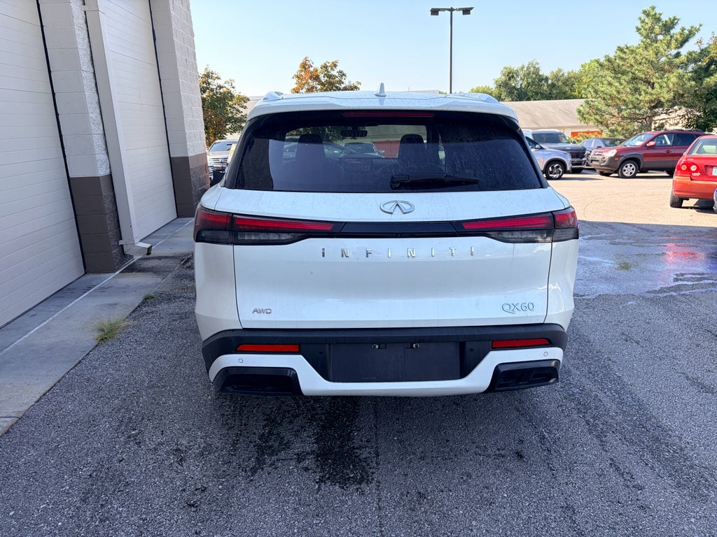 2024 INFINITI QX60 LUXE
