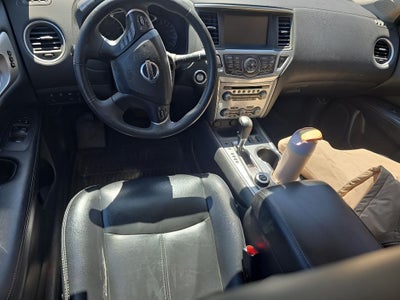 2017 Nissan Pathfinder SL