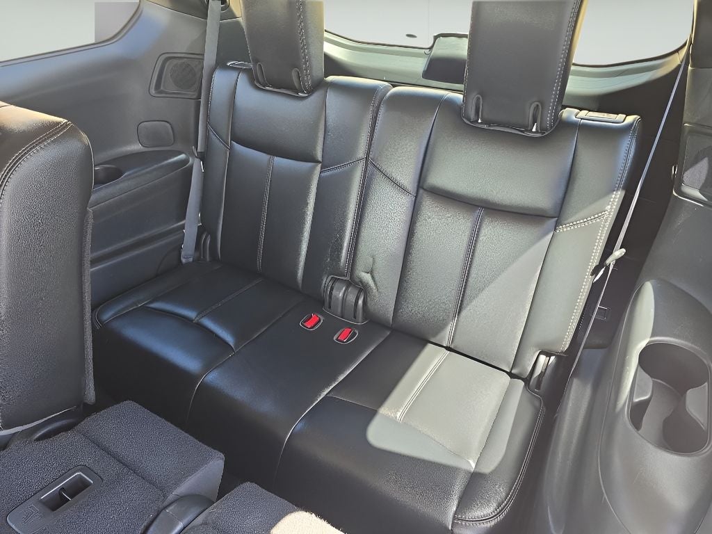 2017 Nissan Pathfinder SL