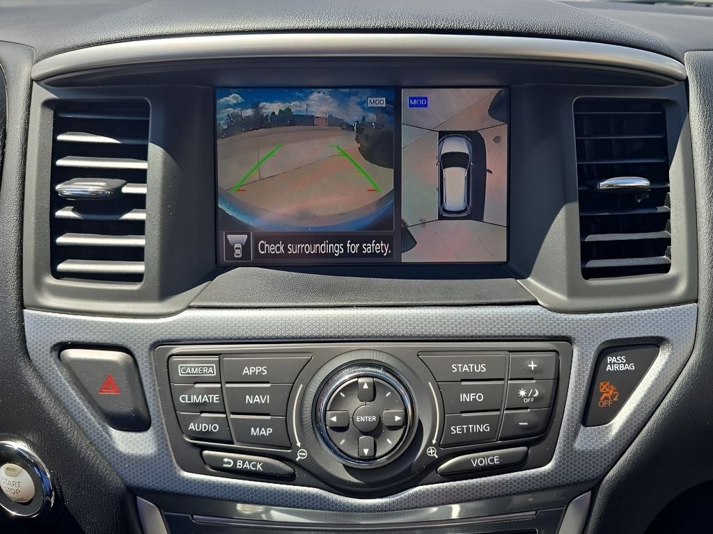 2017 Nissan Pathfinder SL