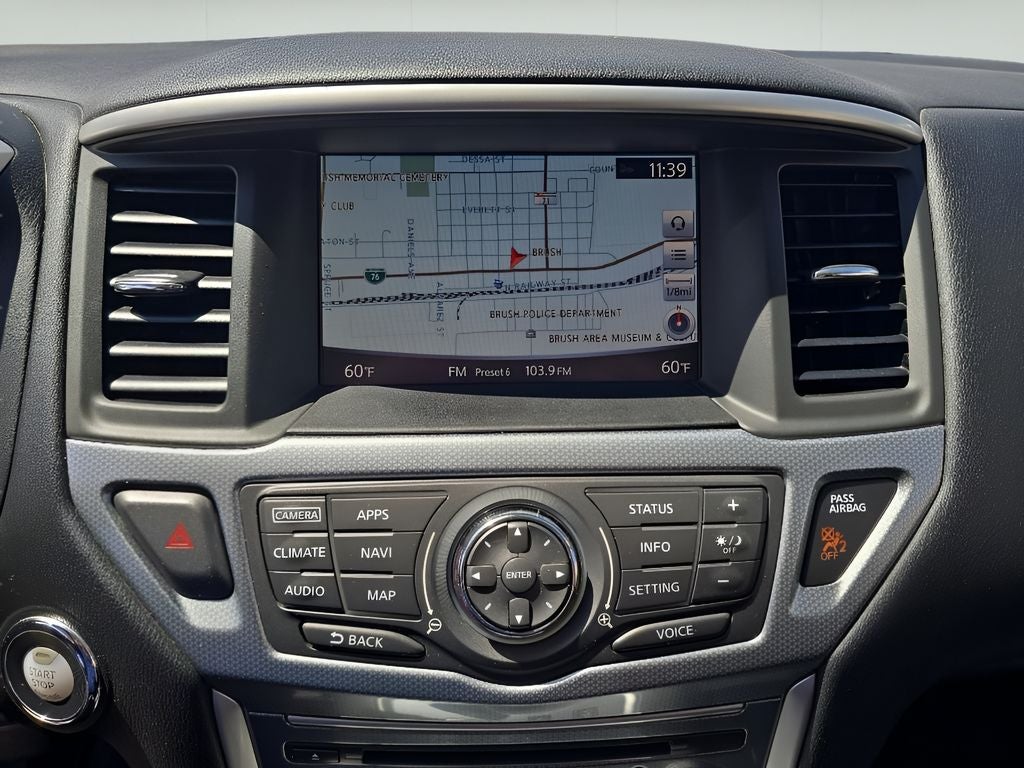 2017 Nissan Pathfinder SL
