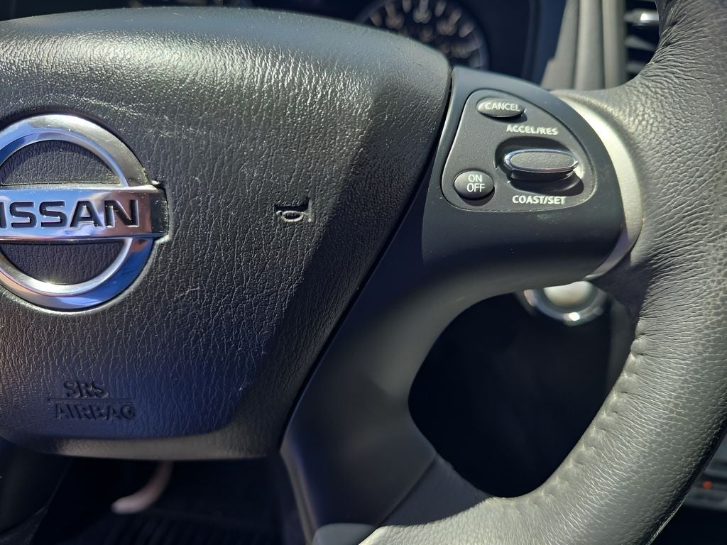 2017 Nissan Pathfinder SL