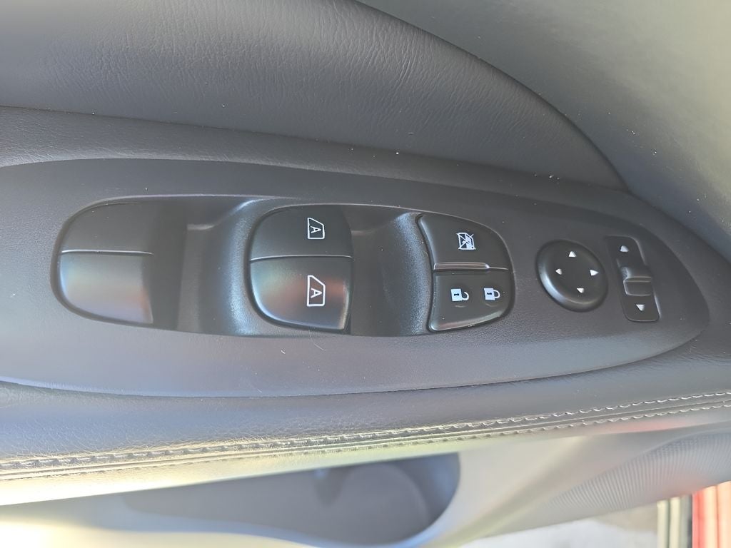 2017 Nissan Pathfinder SL