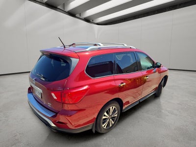 2017 Nissan Pathfinder SL