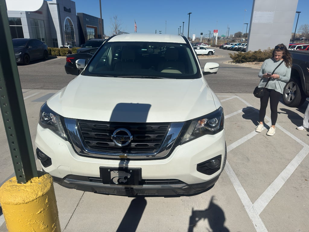 2018 Nissan Pathfinder SL