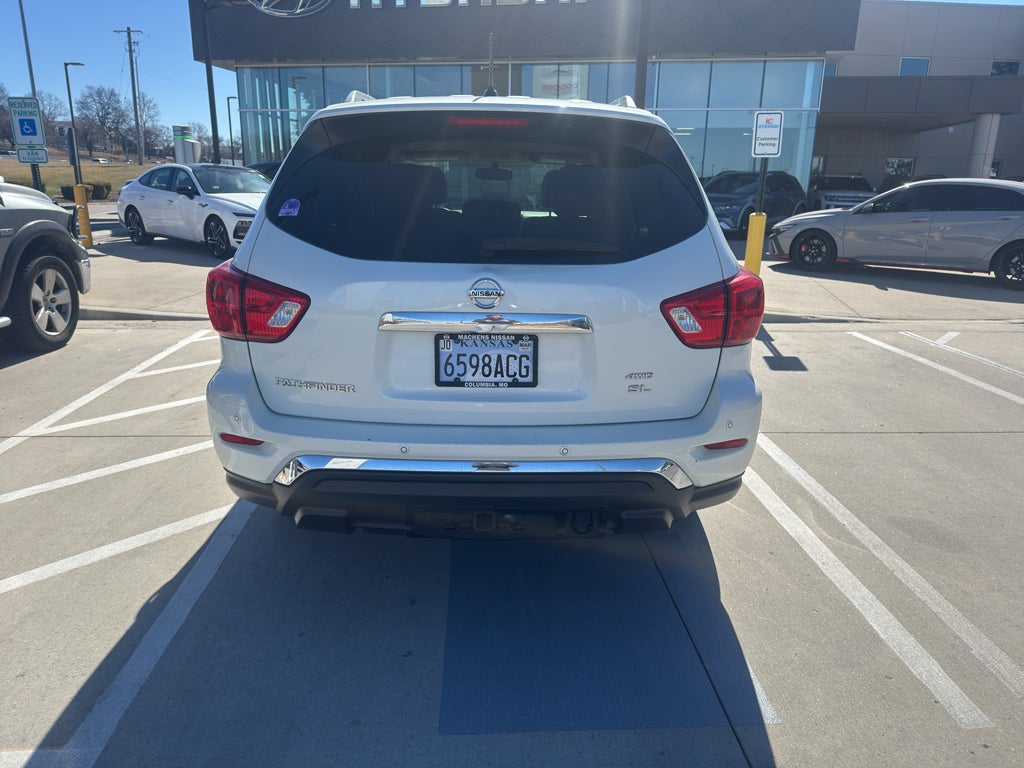 2018 Nissan Pathfinder SL